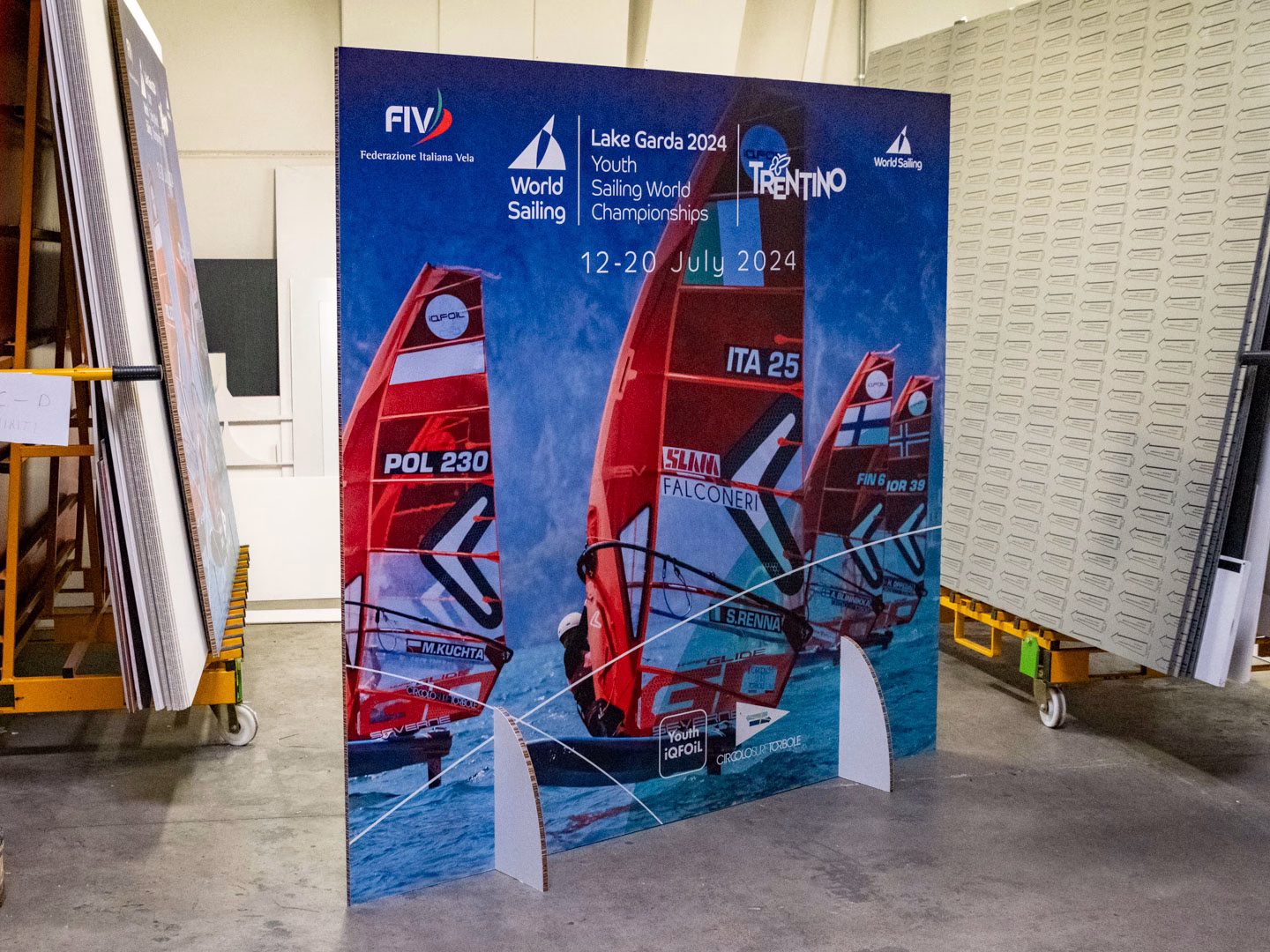 espositori cartone autoportanti per evento sportivo